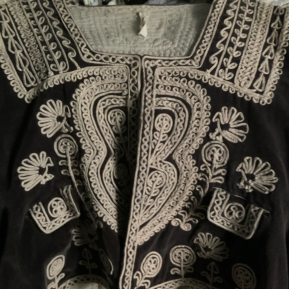 Magnolia pearl 2017 velvet embroidered cropped jacket SOLD - Picture 4 of 9